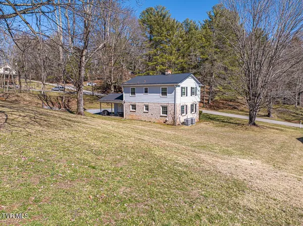 $389,900 | 12104 Linden Street, Meadowview, VA 24361