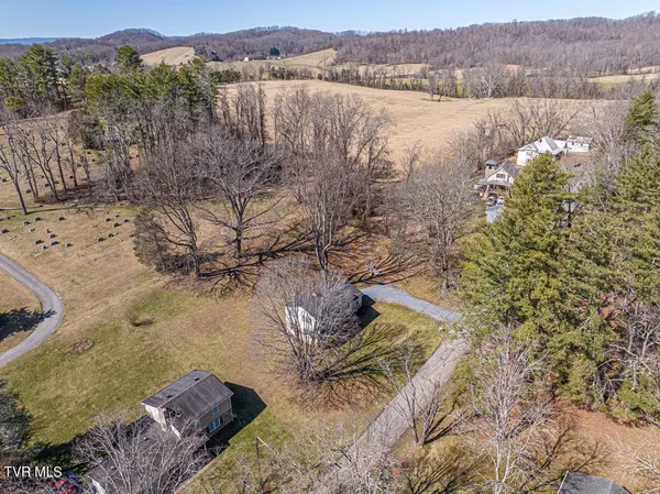 $389,900 | 12104 Linden Street, Meadowview, VA 24361