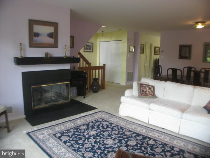 37 F Melrose Road, Unit F Princeton, NJ 08540 - Photo 2 of 14 Gallery Image 2