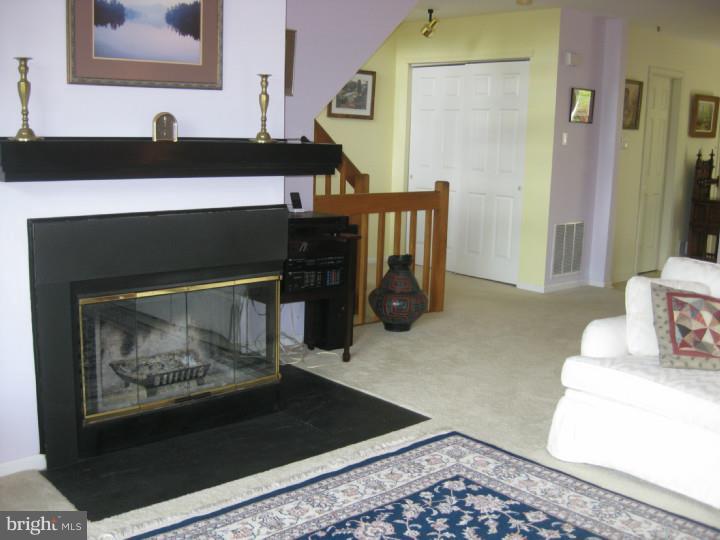 37 F Melrose Road, Unit F Princeton, NJ 08540 - Photo 3 of 14 Gallery Image 3