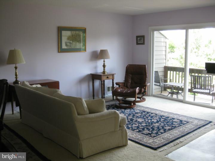 37 F Melrose Road, Unit F Princeton, NJ 08540 - Photo 4 of 14 Gallery Image 4