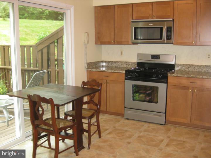 37 F Melrose Road, Unit F Princeton, NJ 08540 - Photo 7 of 14 Gallery Image 7