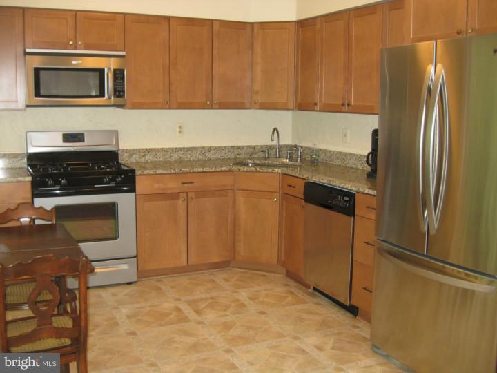 37 F Melrose Road, Unit F Princeton, NJ 08540 - Photo 8 of 14 Gallery Image 8