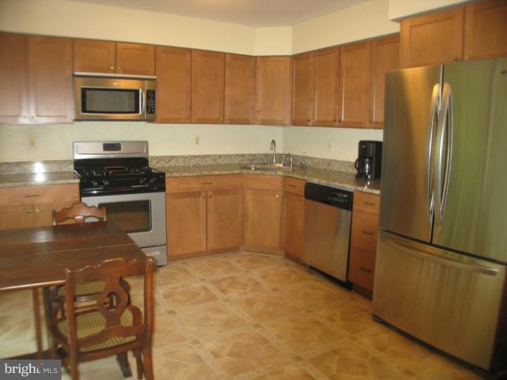 37 F Melrose Road, Unit F Princeton, NJ 08540 - Photo 9 of 14 Gallery Image 9