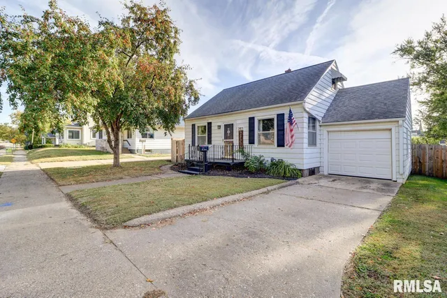 $123,500 | 2813 North 3rd Street, Clinton, IA 52732