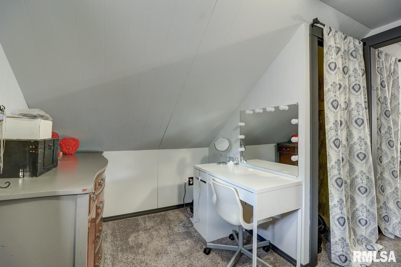 2813 North 3rd Street Clinton, IA 52732 - Photo 9 of 21