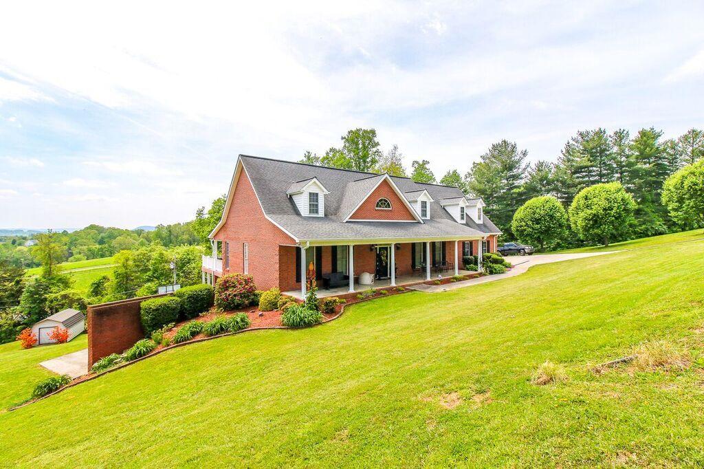 285 Bello Road Tazewell, TN 37879 - Photo 3 of 40 EHwgm1Vj