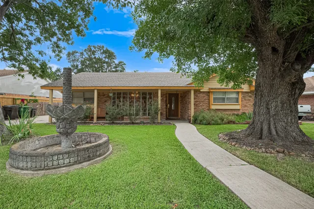 $269,999 | 8107 Dillon Street, Houston, TX 77061