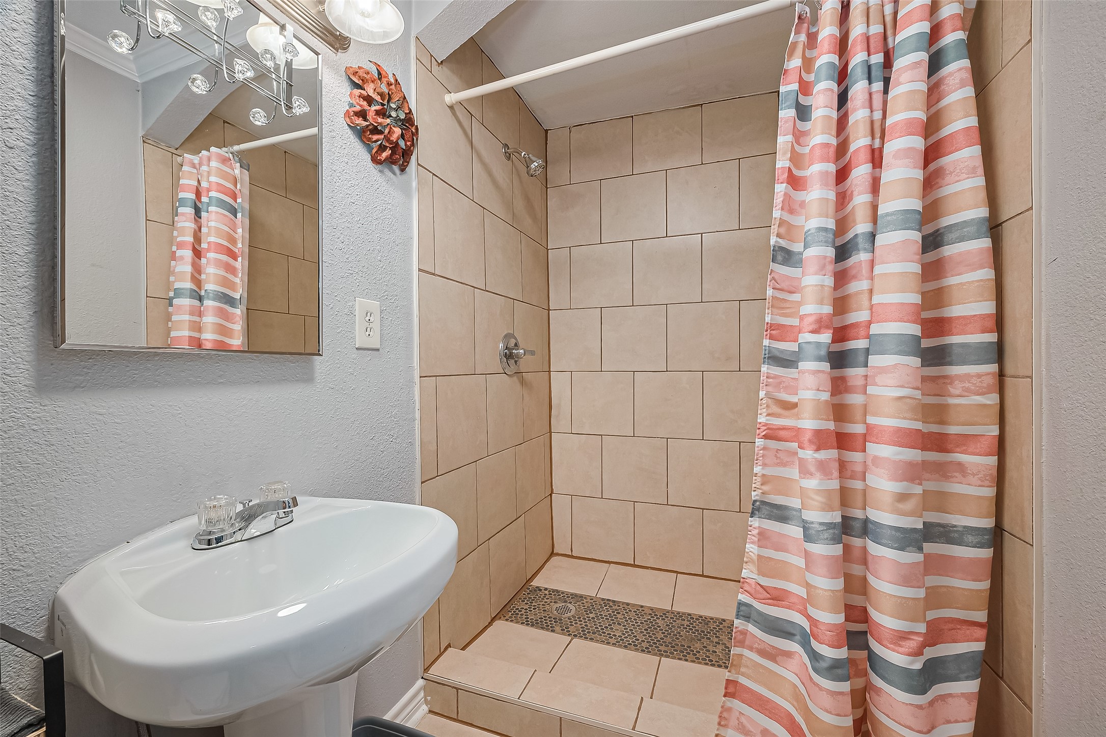 8107 Dillon Street Houston, TX 77061 - Photo 14 of 26