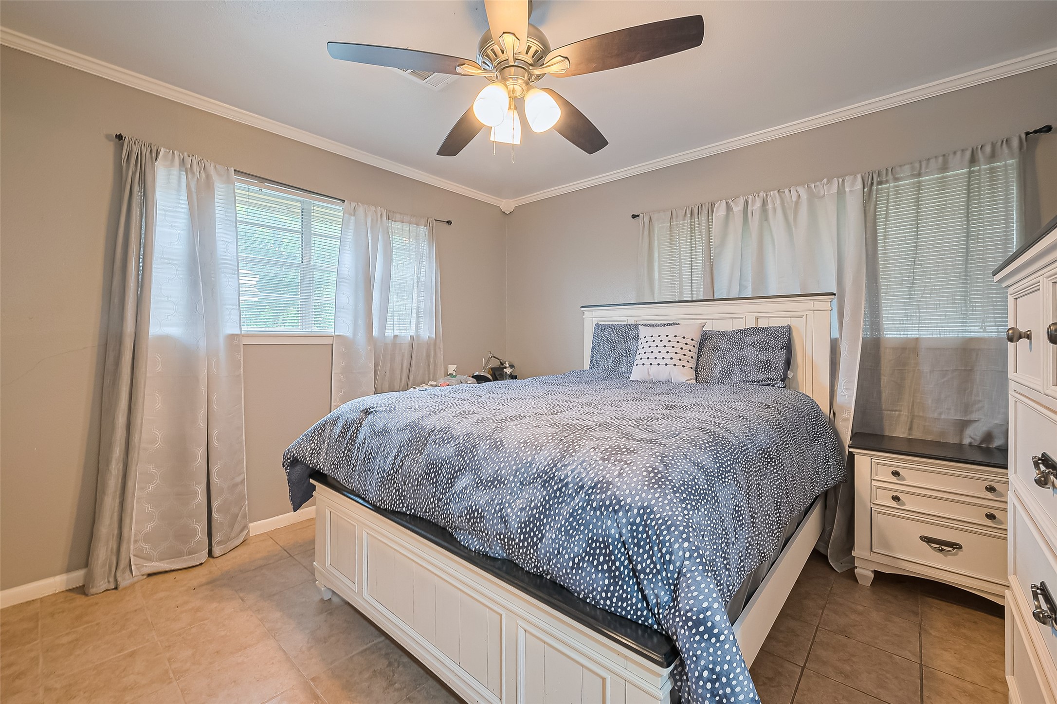 8107 Dillon Street Houston, TX 77061 - Photo 15 of 26