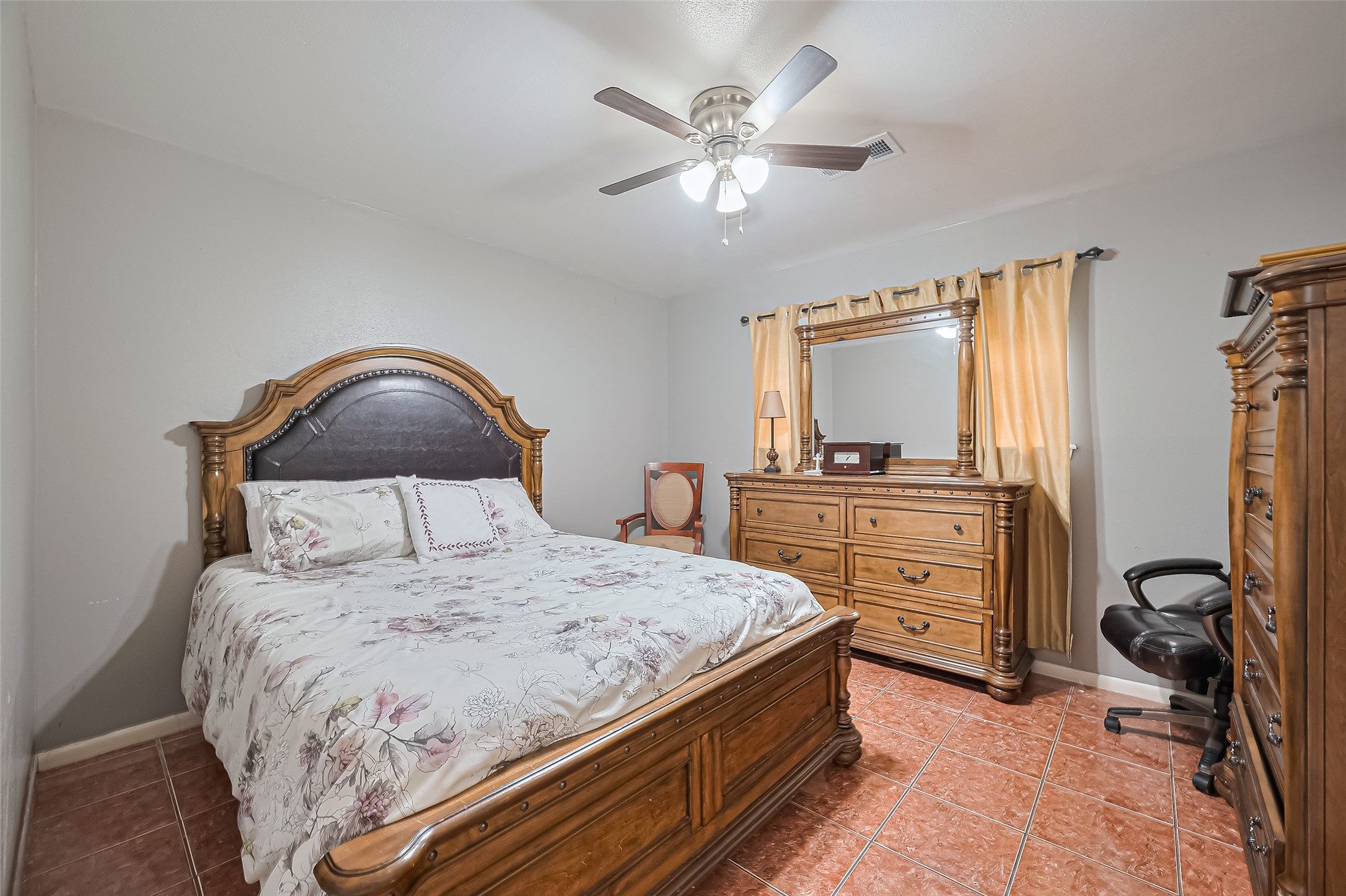 8107 Dillon Street Houston, TX 77061 - Photo 18 of 26