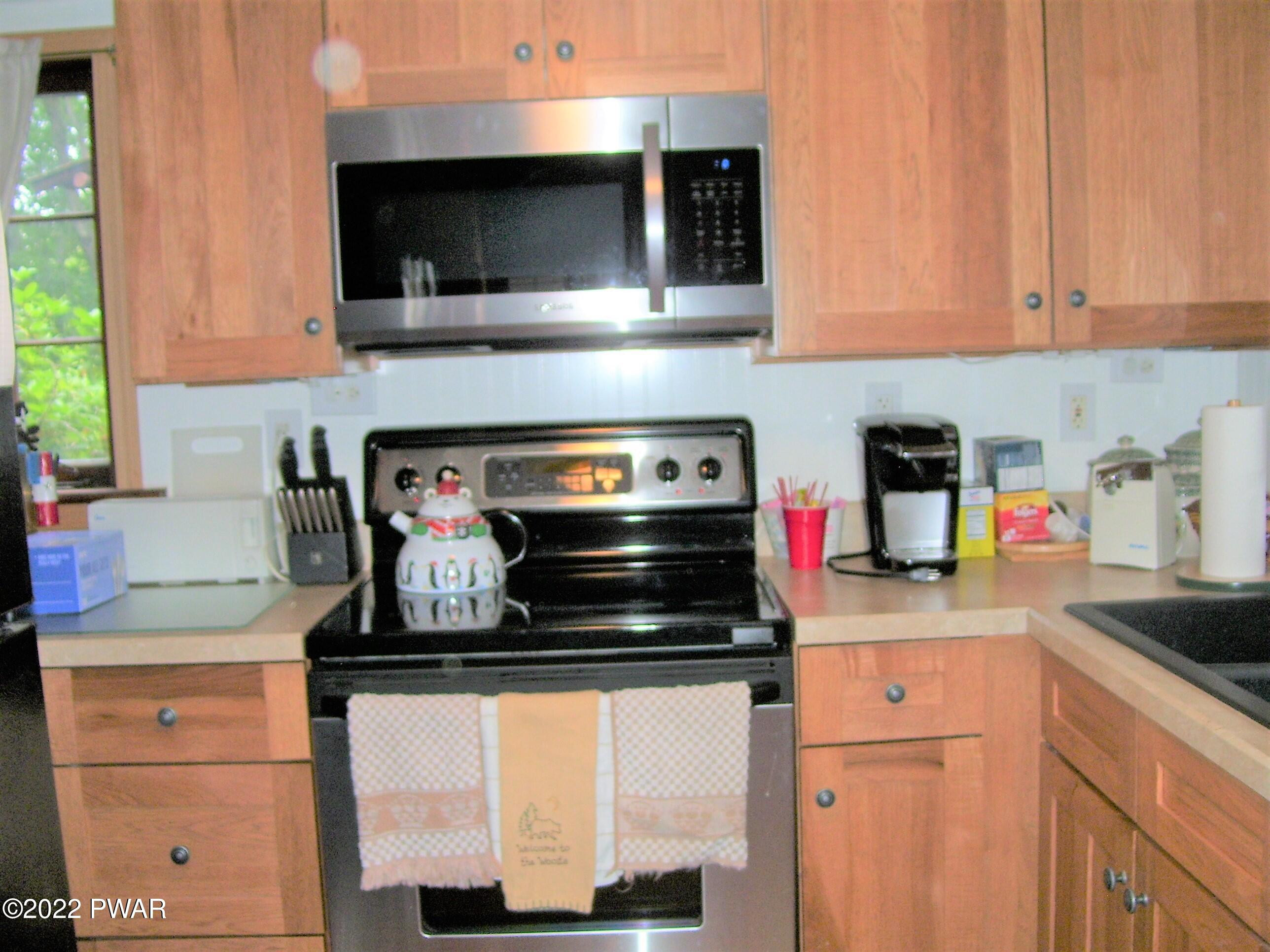 50 Paupack Point Road Hawley, PA 18428 - Photo 22 of 59 Kitchen