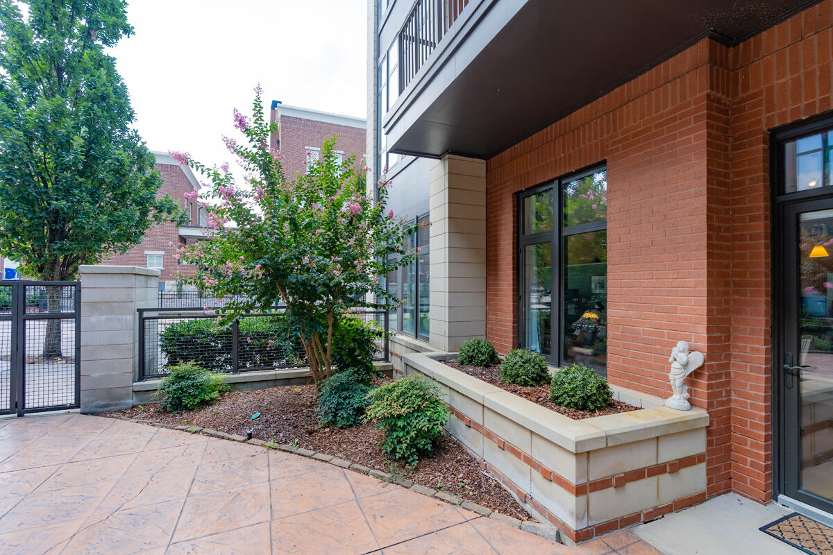 129 Walnut Street, Unit 22 Chattanooga, TN 37403 - Photo 3 of 33 129walnut-25