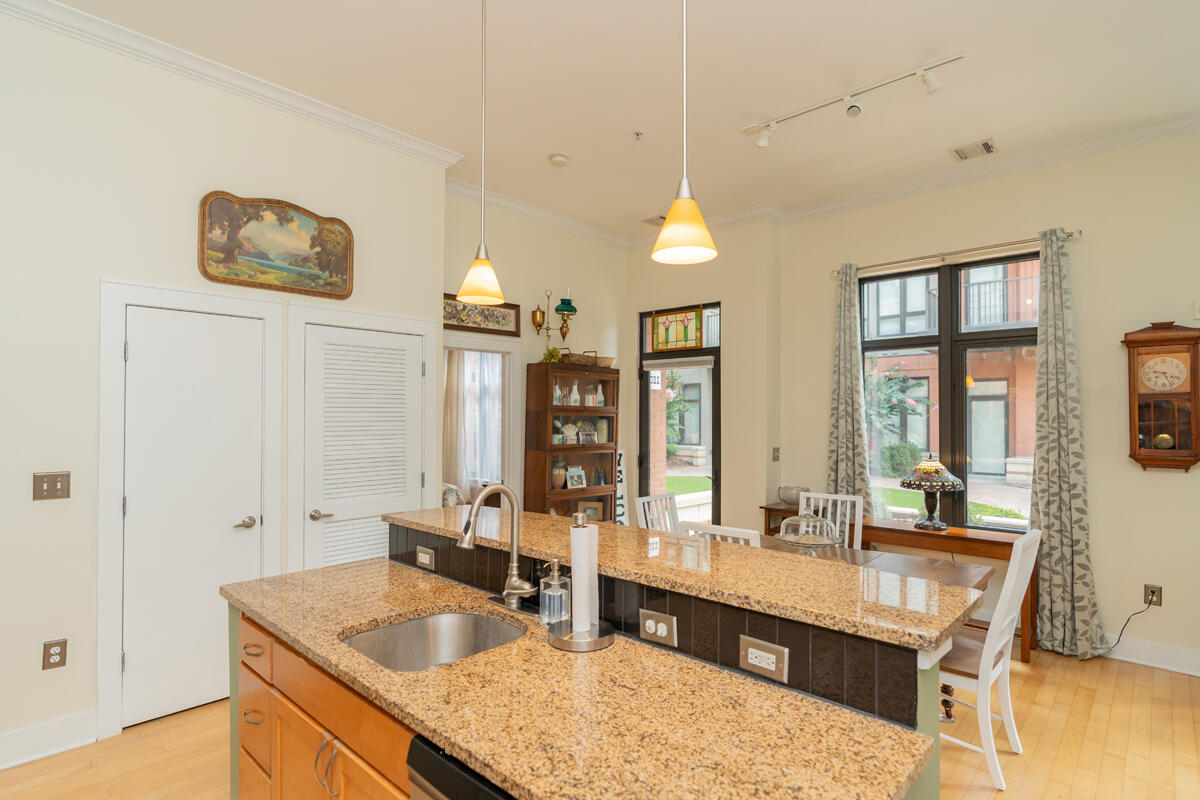 129 Walnut Street, Unit 22 Chattanooga, TN 37403 - Photo 8 of 33 129walnut-9