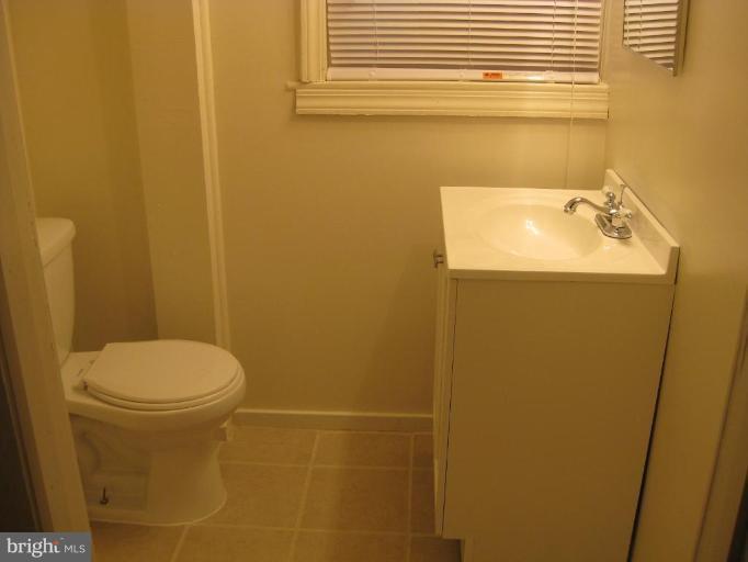 5514 Blair Road Northeast Washington, DC 20011 - Photo 10 of 16 Half Bath 1