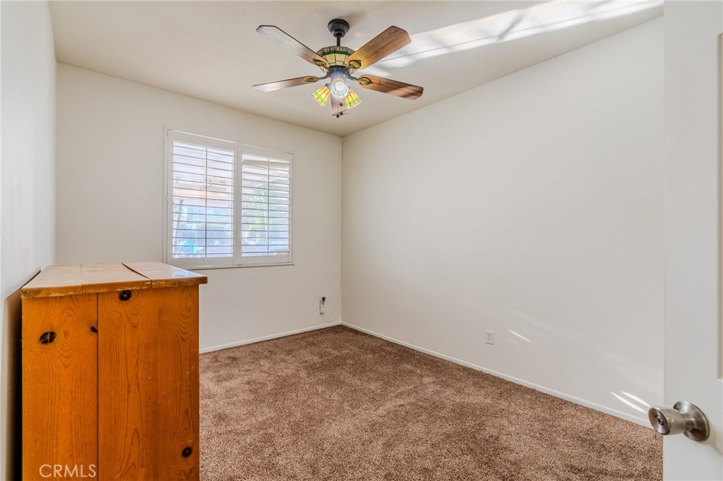 511 Madrid Street Hemet, CA 92545 - Photo 15 of 48 Main floor bedroom