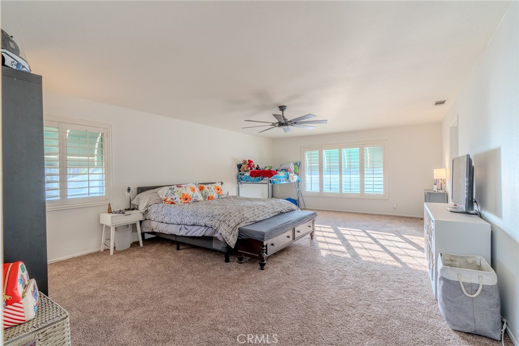 511 Madrid Street Hemet, CA 92545 - Photo 23 of 48 Spacious primary bedroom