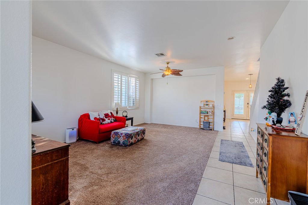 511 Madrid Street Hemet, CA 92545 - Photo 3 of 48 Living Room