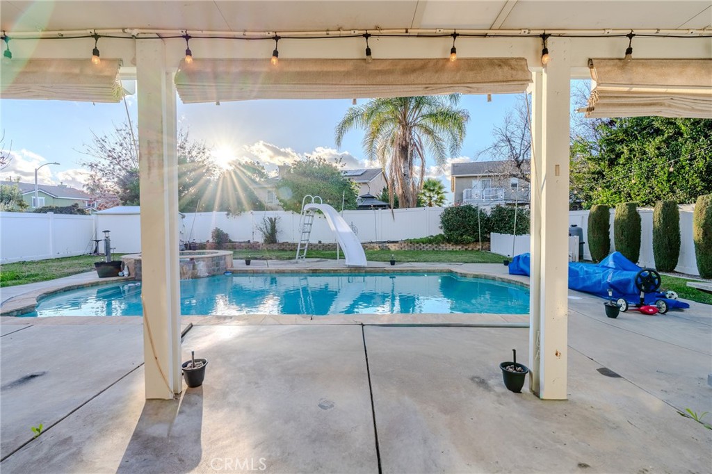 511 Madrid Street Hemet, CA 92545 - Photo 45 of 48 covered patio