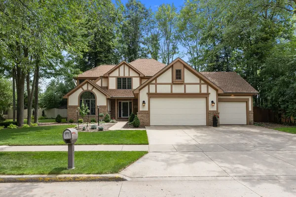$549,000 | 2801 Schaefer Circle, Appleton, WI 54915