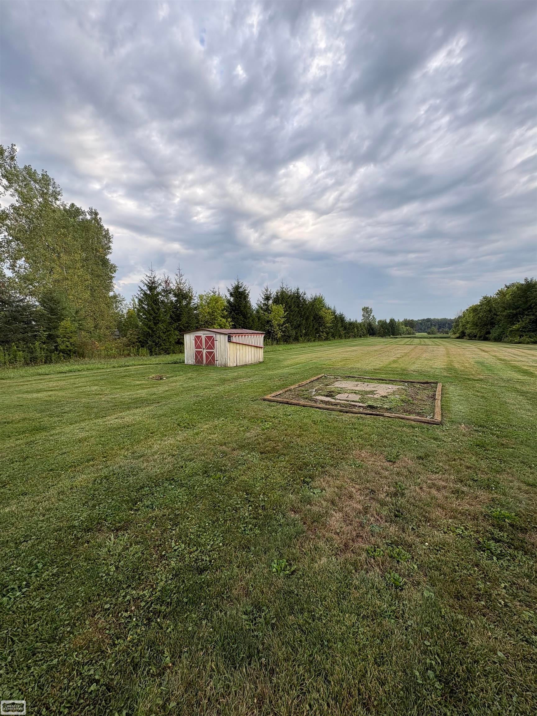 12865 Hough Road Memphis, MI 48041 - Photo 7 of 29 Gallery Image 7