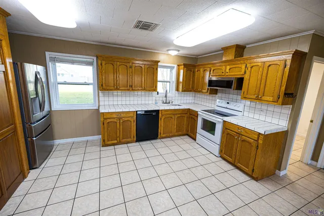 $225,000 | 321 Karen Drive, Lockport, LA 70374