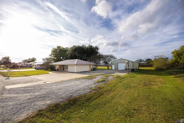 $225,000 | 321 Karen Drive, Lockport, LA 70374