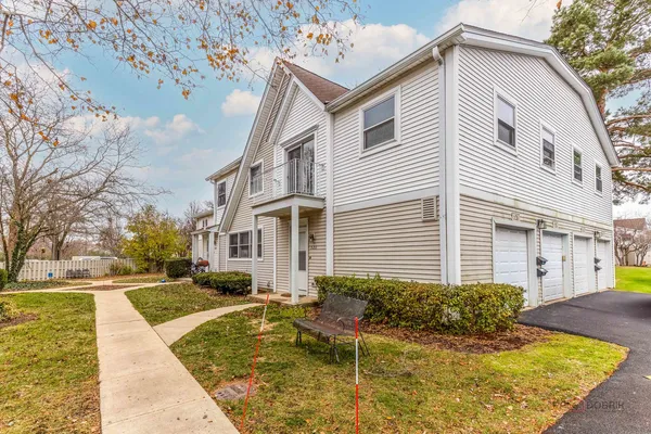$2,250 | 526 Inverrary Lane, Deerfield, IL 60015