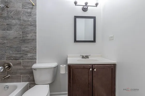 $2,250 | 526 Inverrary Lane, Deerfield, IL 60015