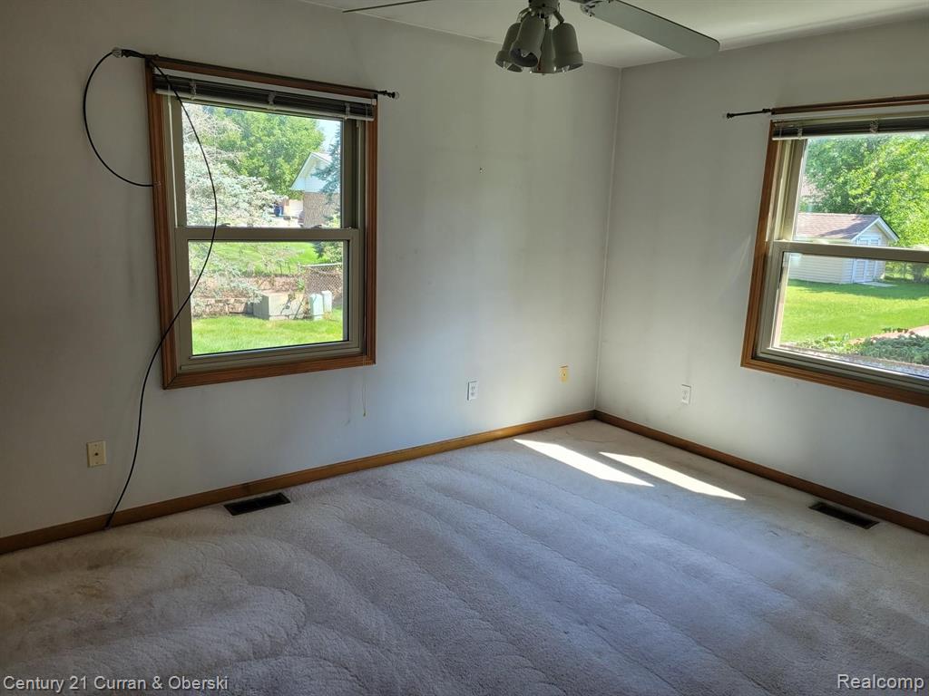 30744 South Gibraltar Road Rockwood, MI 48173 - Photo 14 of 22