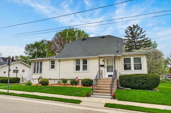 $450,000 | 1104 Lawrence Street, Madison, WI 53715