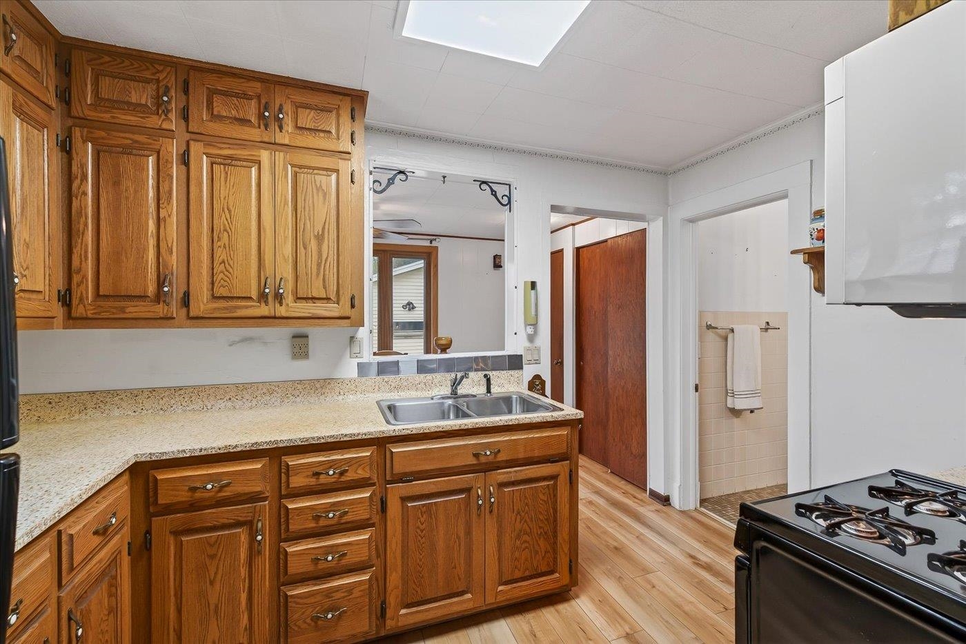 1104 Lawrence Street Madison, WI 53715 - Photo 16 of 41