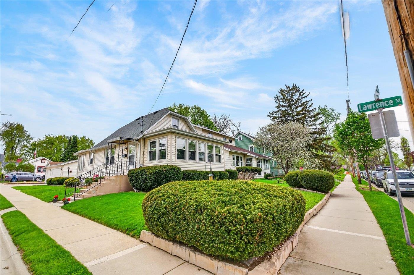 1104 Lawrence Street Madison, WI 53715 - Photo 2 of 41