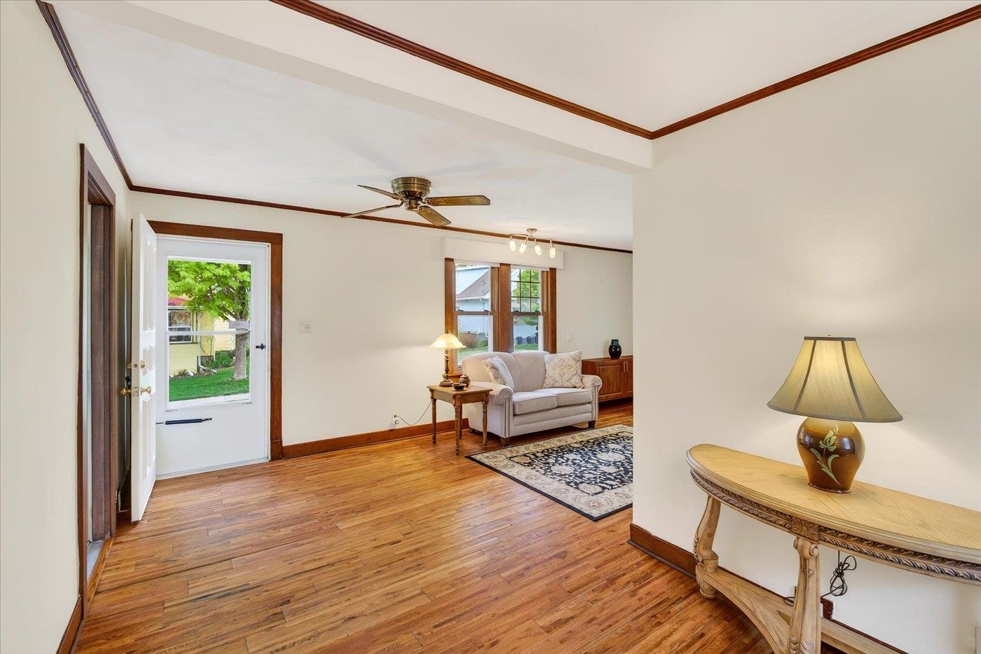 1104 Lawrence Street Madison, WI 53715 - Photo 6 of 41