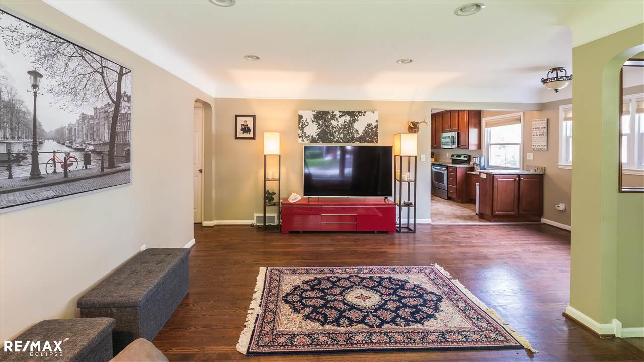 426 Woodside Road Royal Oak, MI 48073 - Photo 12 of 35 31383473-11.JPG