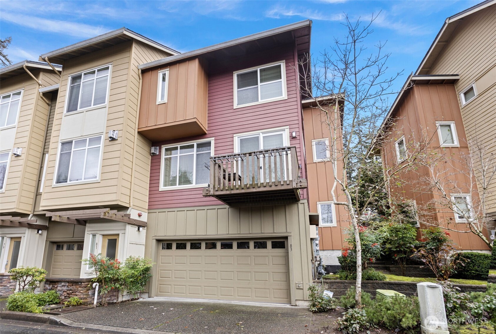 83 Sky Ridge Road Northwest Issaquah, WA 98027 - Photo 2 of 28