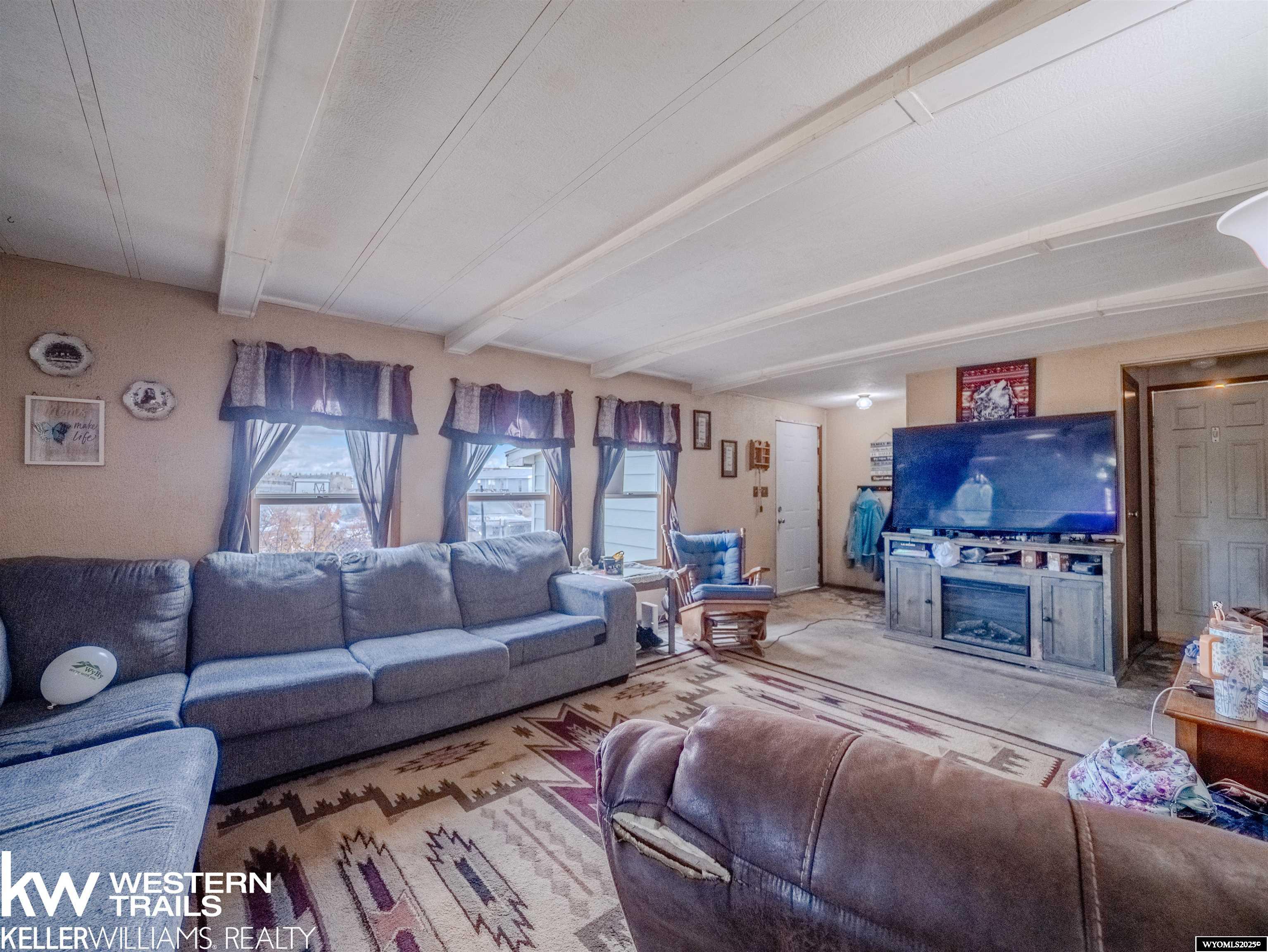 2293 Doane Lane Casper, WY 82601 - Photo 3 of 20