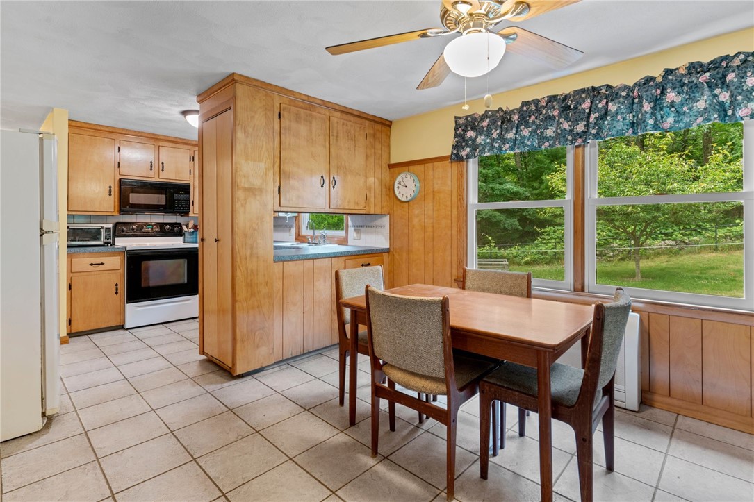 252 Log Bridge Road Coventry, RI 02816 - Photo 11 of 36 Enter into the large kitchen/dining area
