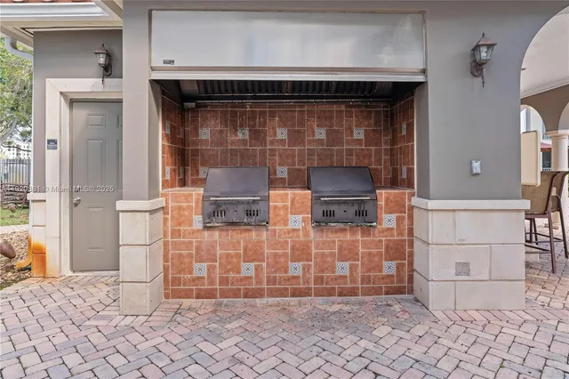 $466,000 | 6821 Southwest 44th Street, Unit 203, Miami, FL 33155