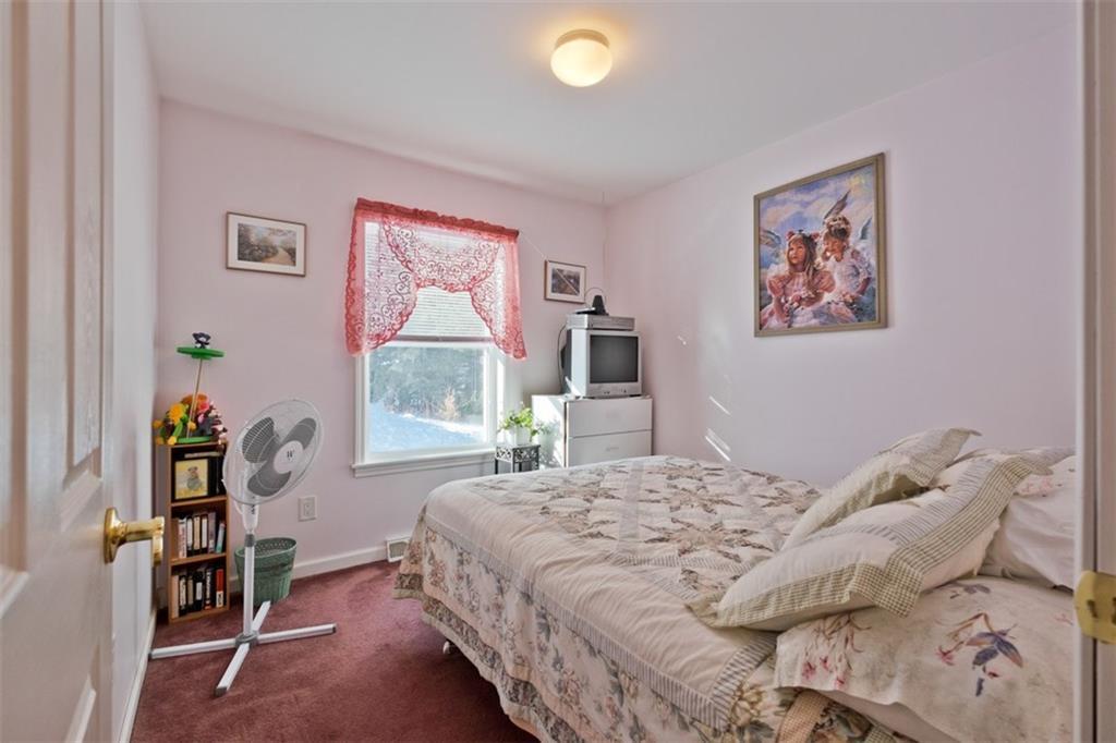 48 Bell Cove Road Newcastle, ME 04553 - Photo 24 of 33 Second bedroom
