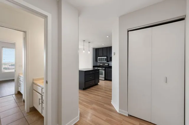 $1,595 | 929 Portland Avenue, Unit 907, Minneapolis, MN 55404