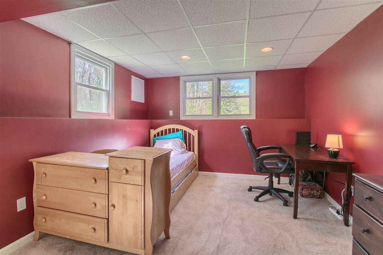 6 Heritage Road Pelham, NH 03076 - Photo 24 of 34