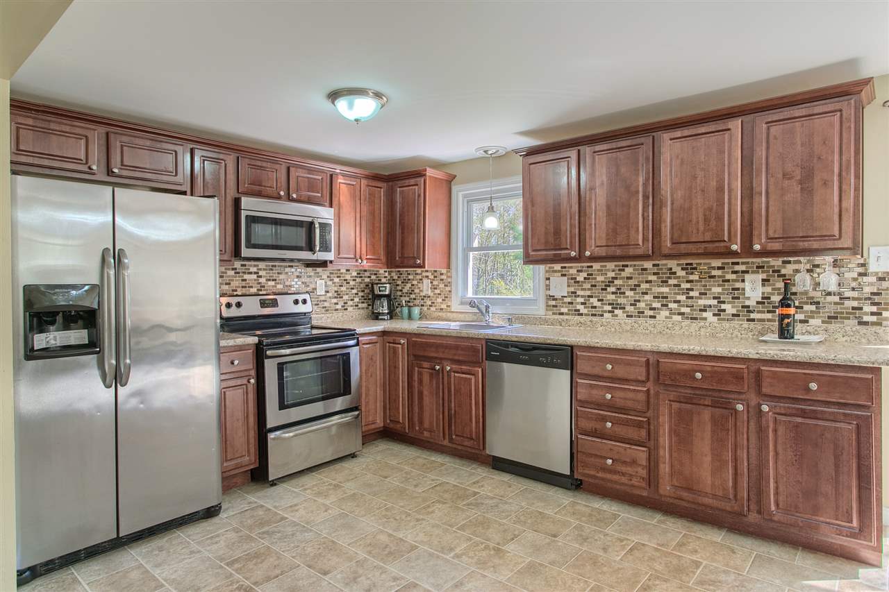 6 Heritage Road Pelham, NH 03076 - Photo 7 of 34