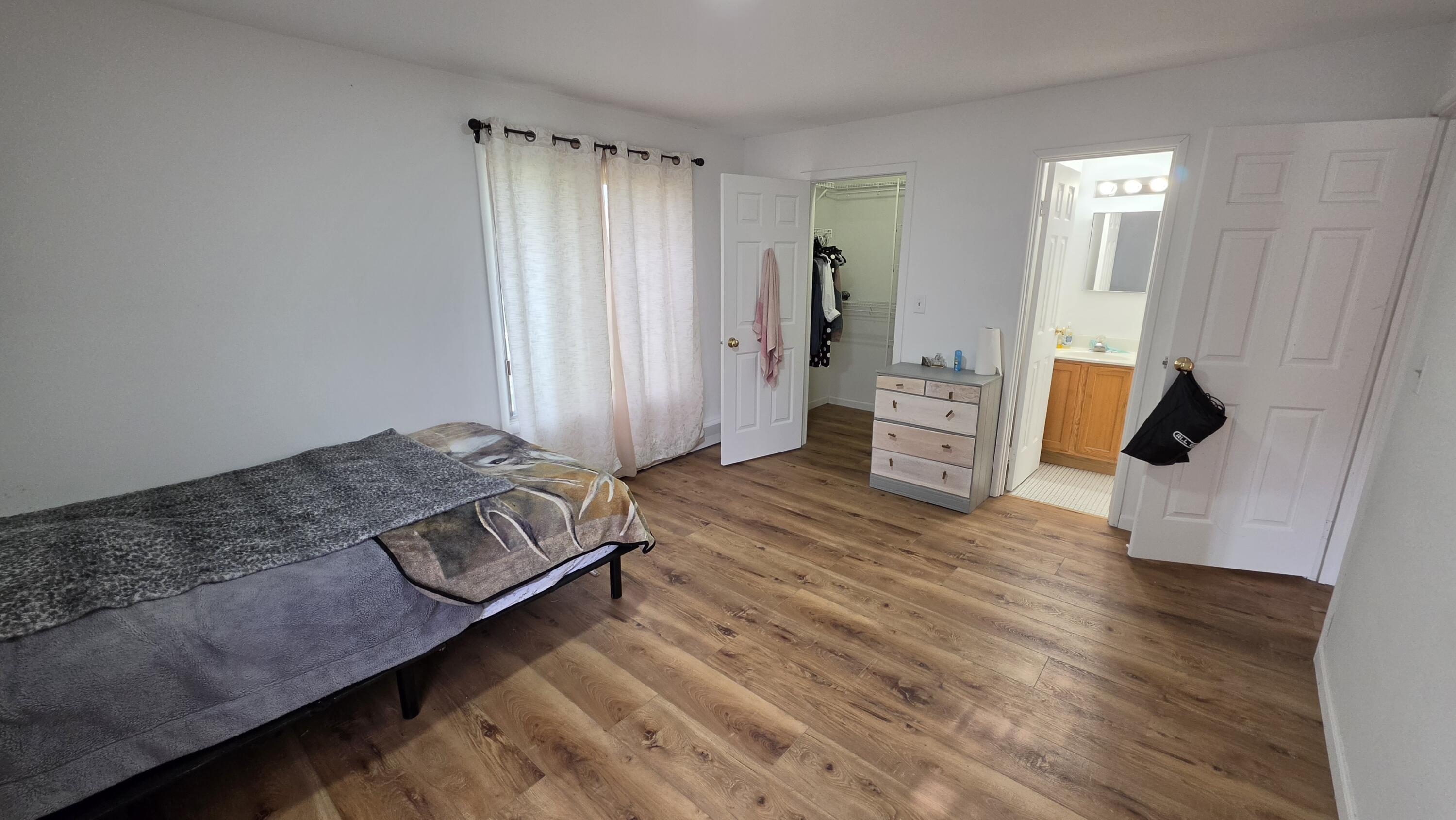 139 Heidel Road, Unit 7 Thiensville, WI 53092 - Photo 11 of 18 Primary Bedroom
