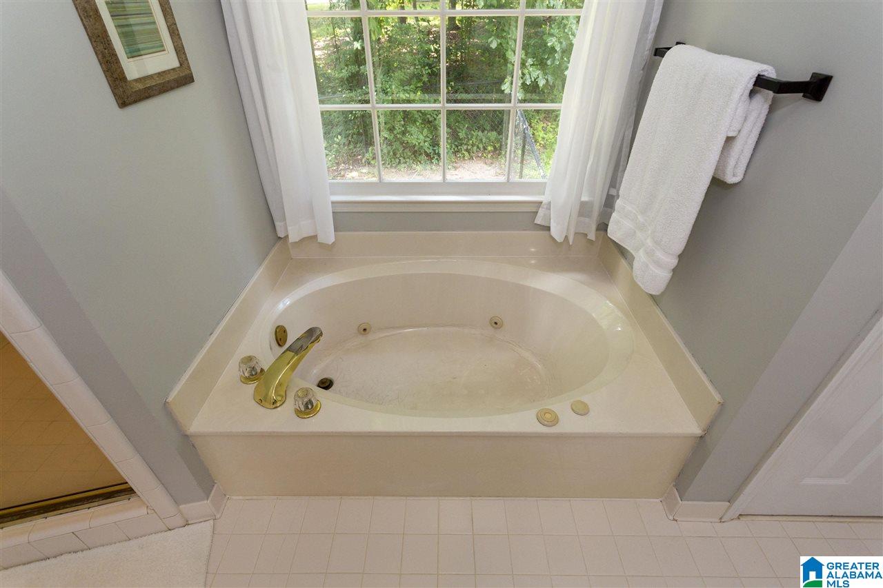 124 Kentwood Lane Alabaster, AL 35007 - Photo 35 of 49