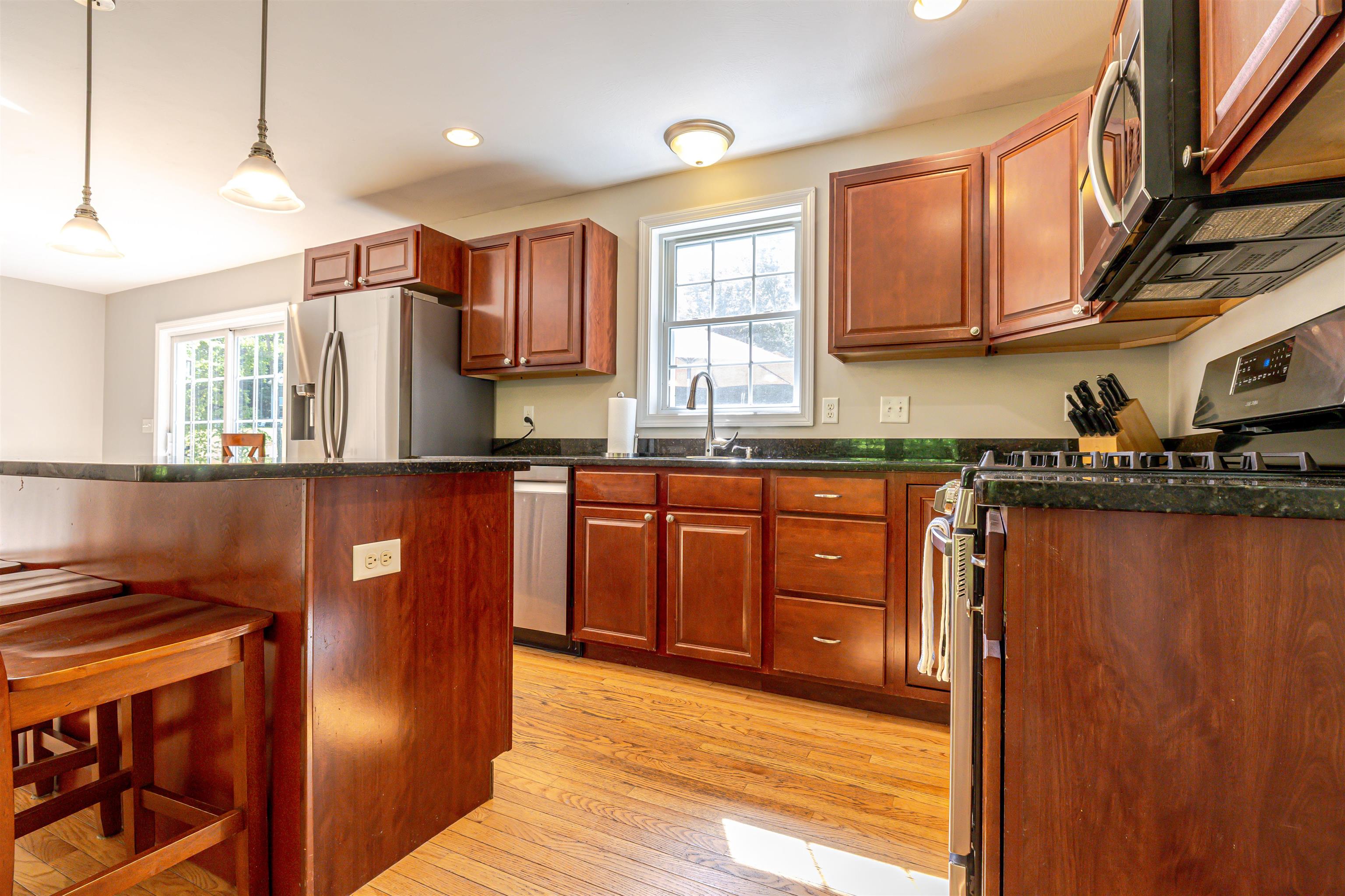 877 River Road Weare, NH 03281 - Photo 10 of 58