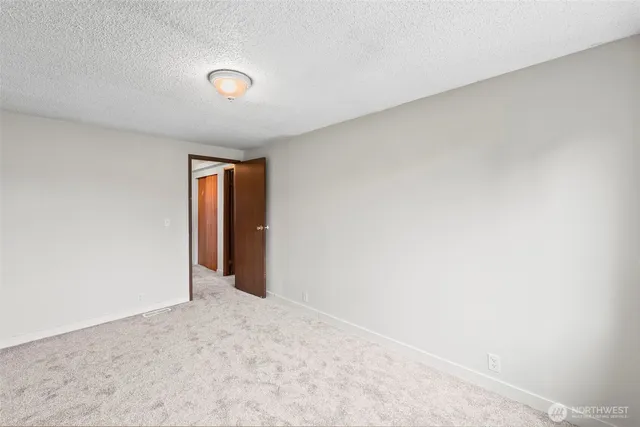 $84,950 | 10522 60th St Court East, Puyallup, WA 98372