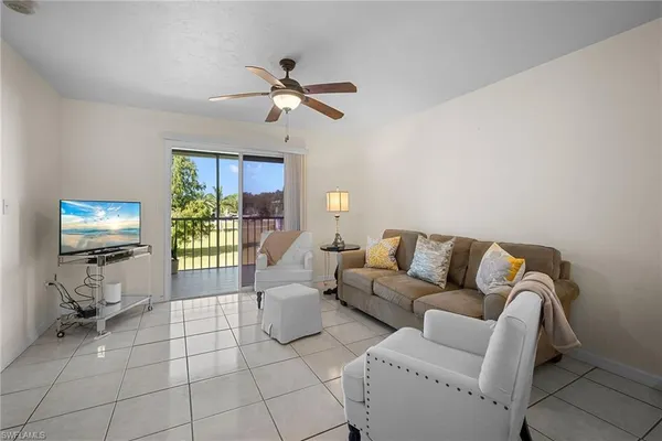 $229,999 | 144 Cypress Way East, Unit 707, Naples, FL 34110
