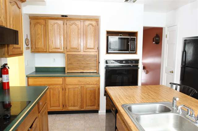 7 Meadowbrook Road Watervliet, NY 12189 - Photo 4 of 12 Photo 4
