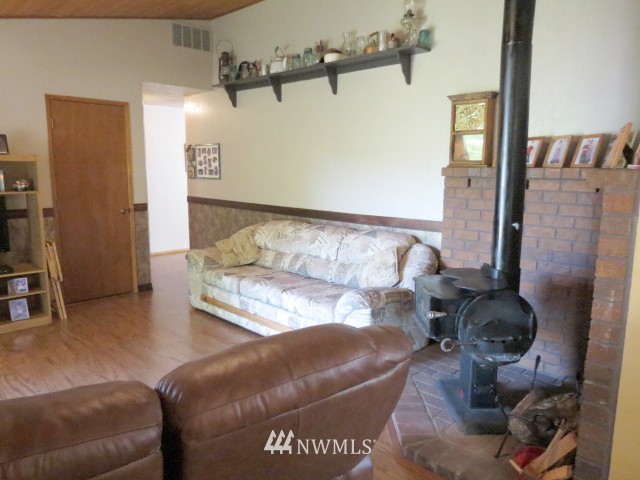 8629 Bender Road Lynden, WA 98264 - Photo 9 of 24 Gallery Image 9